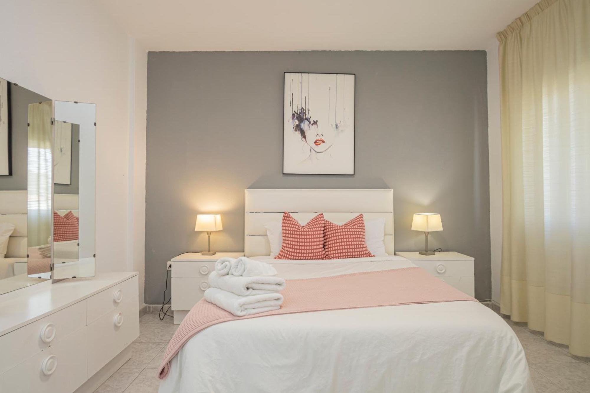 Perfect Getaway In Triana - 15M Walk Giralda Leilighet Sevilla Eksteriør bilde